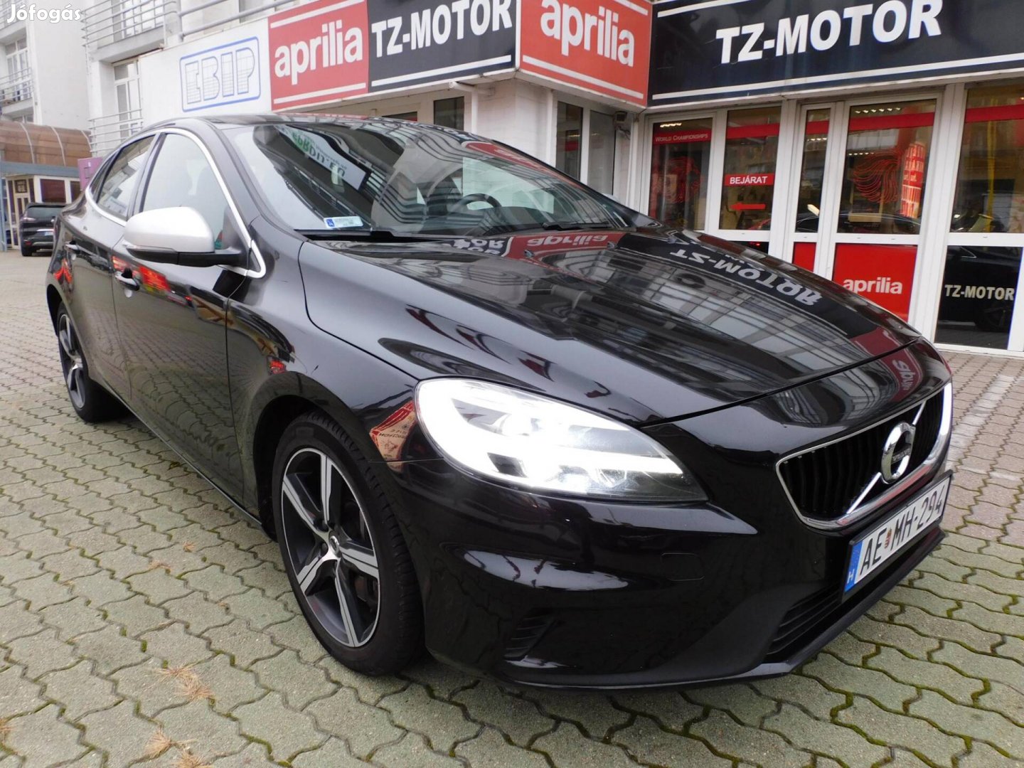 Volvo V40 2.0 D [D3] R-Design Geartronic 56.000...